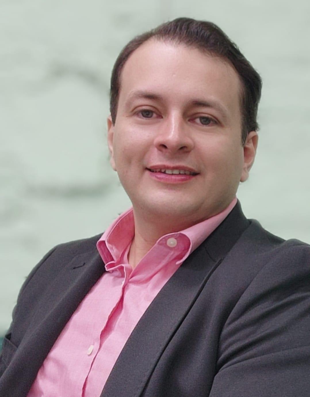 Dr. Mario Orlando Sion Erazo
